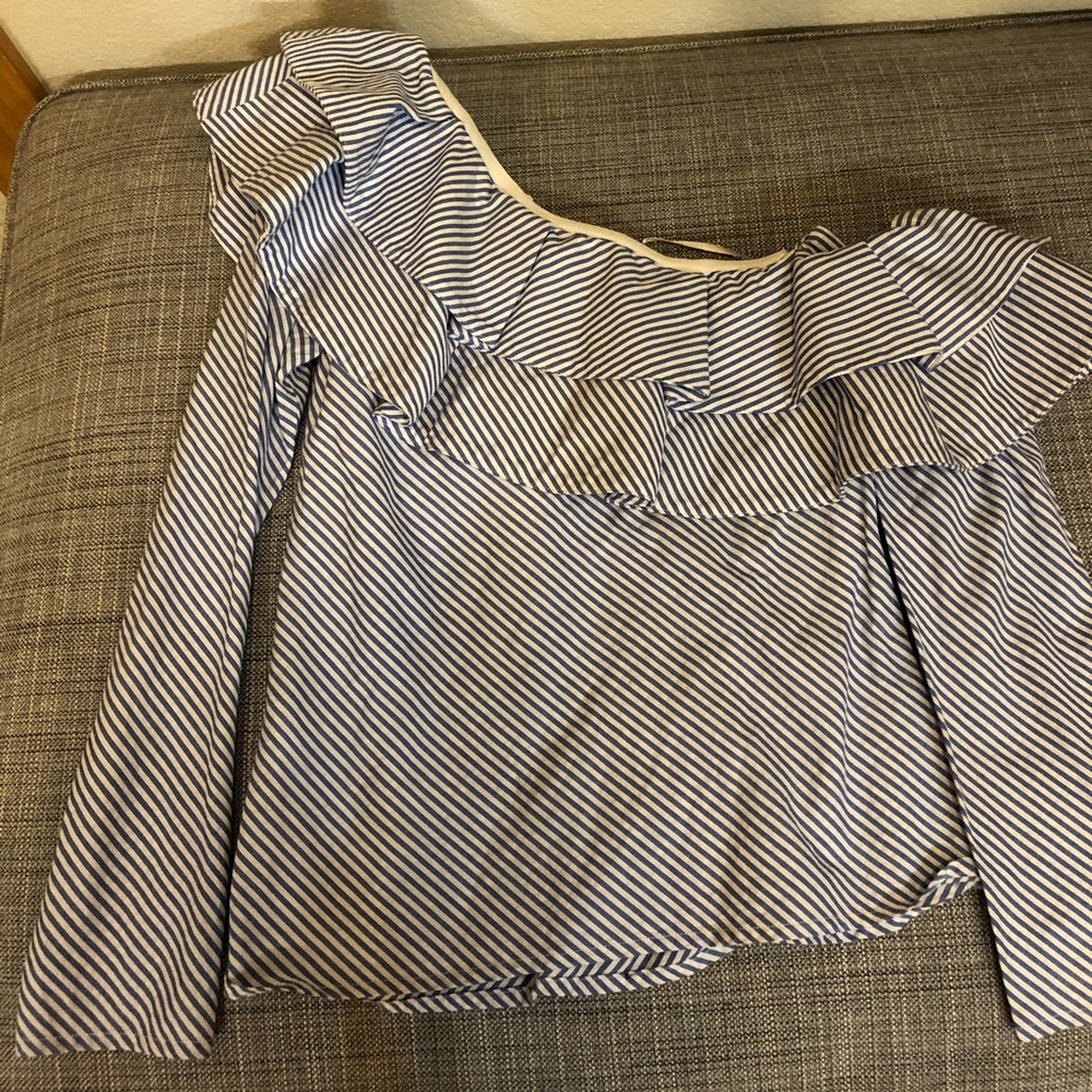 Ruffle one shoulder 4